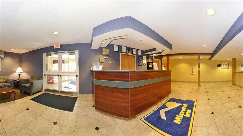 Microtel Inn & Suites By Wyndham Philadelphia Airport Exterior photo